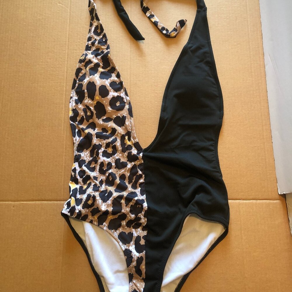 Swimsuits Women One Piece Halter Black & Animal Print Medium NWOT